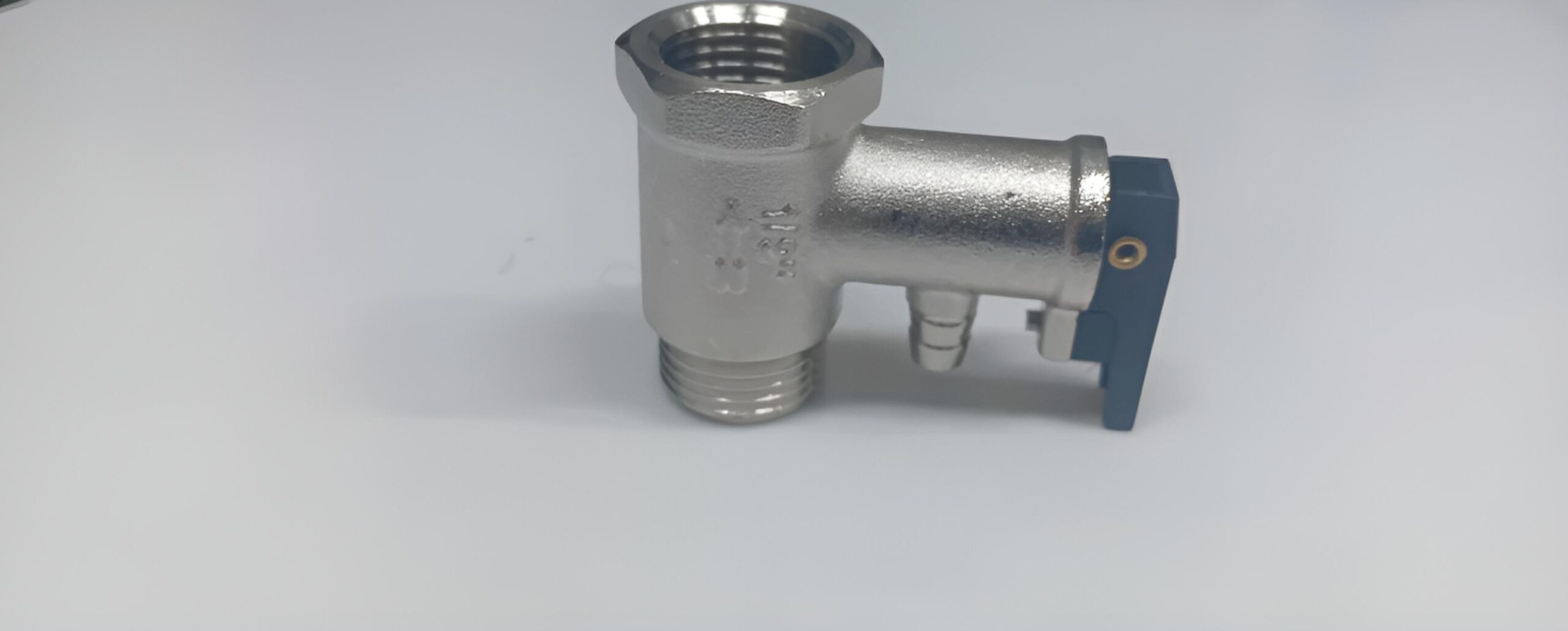 WhatsApp Image 2026-02-27 at 12.35.50 PM-fotor-enhance-20260227123851 GROUPE DE SECURITE CHAUFFE EAU 8.5BAR DN 3/4 44140 – Image 1