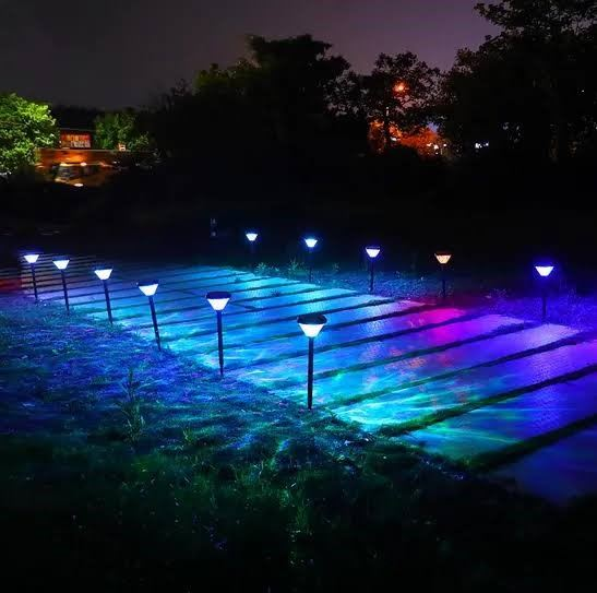 115354 POTEAU DE JARDIN SOLAIRE 60CM RGB IP65 RD39.JR4 – Image 1