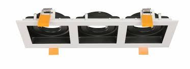 20251028_115637 CADRE SPOT PVC CARRE 3 SQ WH+BK /CSP21 â Image 1