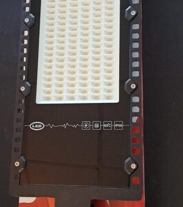 LUMINAIRE DD1016F/150W BK MHK 7500K