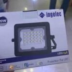 PROJECTUR PLAT 20W IP65 NOIR LUM JA/PR2LED02J